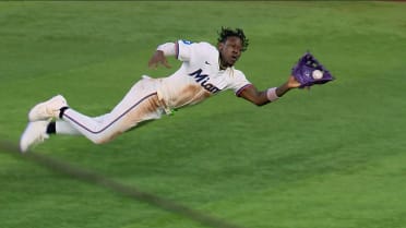 Jazz Chisholm Jr.'s second incredible catch