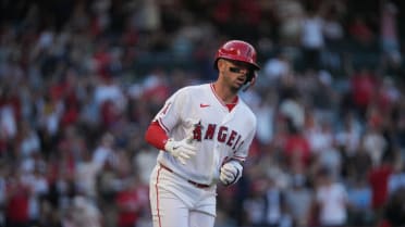 Zach Neto's leadoff home run (4)