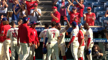 Kyle Schwarber's walk-off homer (39)