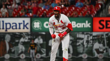 Jordan Walker despeja las bases con doble