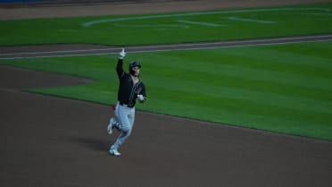 Alek Thomas' two-run homer (9)