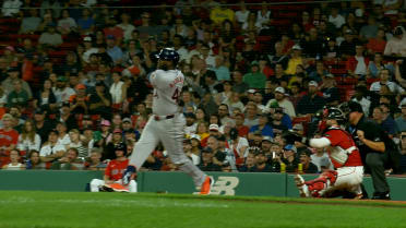 Yordan Alvarez's RBI double