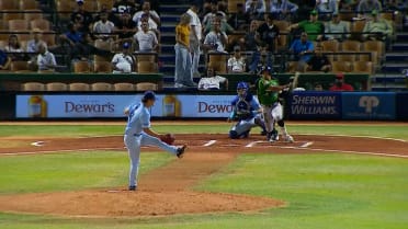 Junior Pérez produce con sencillo