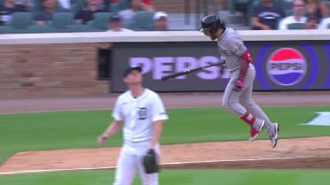 Eugenio Suárez frustrated after 4th inning at-bat