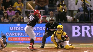 Marmolejos impulsa con doblete