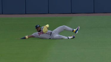 Ronald Acuña Jr.'s stellar sliding catch in right