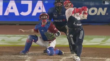 Alexis Wilson da HR de tres carreras