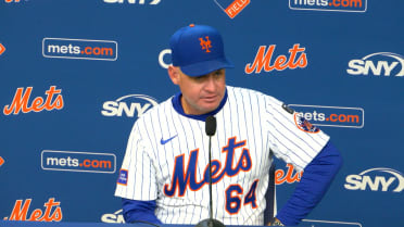 Carlos Mendoza talks defensive miscues in Mets' loss