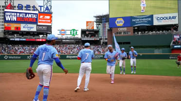Raisel Iglesias logra el salvado