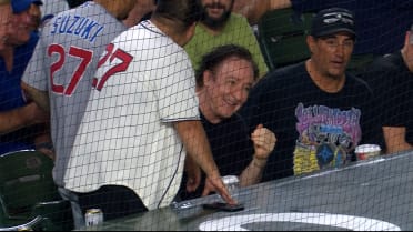 John Cusack catches foul ball at Wrigley
