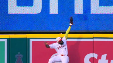 Jo Adell's amazing home run robbery