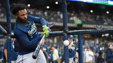 Junior Caminero hits FOX pregame set during BP
