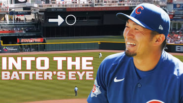 Seiya Suzuki homers into the batter's eye for No. 25