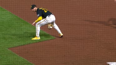 Ryan O'Hearn wins Play of the Week for creative toss
