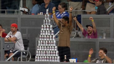 Braves fan builds plastic cup pyramid