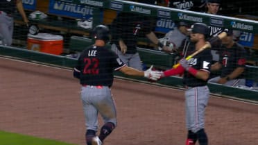 Brooks Lee scores on wild pitch