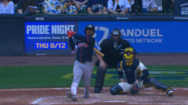 Ozzie Albies remolca con un sencillo