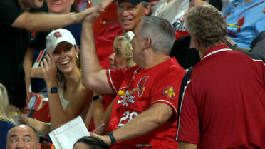 Cardinals' fan makes a nice catch