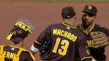 Mason Miller secures the win for the Padres 