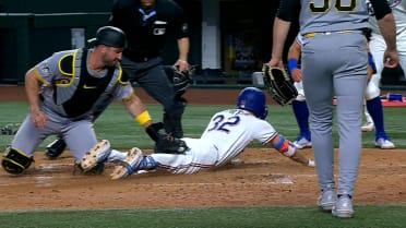 Carter impulsa dos con jonrón