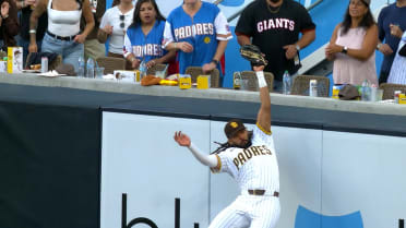 Fernando Tatis Jr.'s HR robbery wins Play of the Week