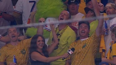 Daniella Bruce talks to Australian fan on U.S.A trip