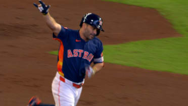 Jonrón de dos carreras de José Altuve (14)