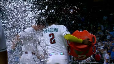 Ryan Waldschmidt's walk-off two-run homer (3)