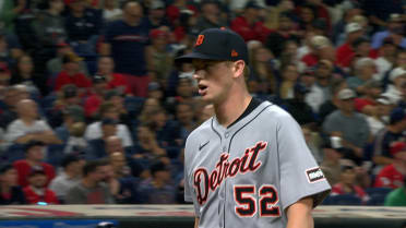 Troy Melton sings Blink-182 while exiting his start