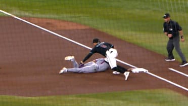 Merrill Kelly picks off MJ Melendez after challenge