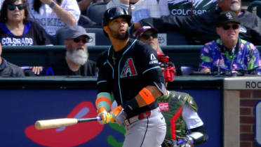 Primer jonrón del año de Lourdes Gurriel Jr. 