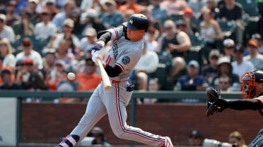 Walker Jenkins da ventaja con hit