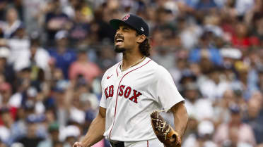 Hot Stove discusses Hicks to White Sox, offseason