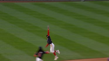 Nasim Nuñez's great leaping catch
