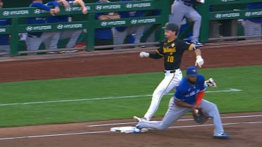 Blue Jays turn inning-ending double play after review