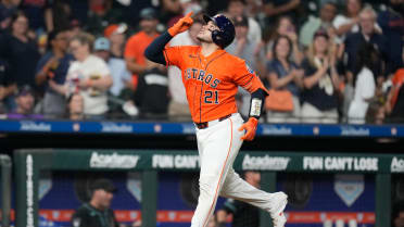 Yainer Diaz's solo homer (11)