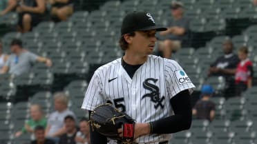 Davis Martin fans Elly De La Cruz
