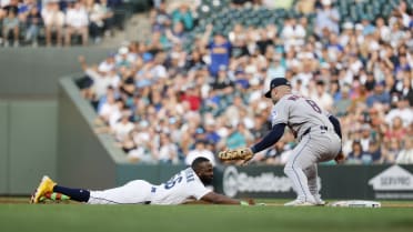 Arozarena out at first after challenge 