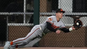 Tyler O'Neill's nice diving catch