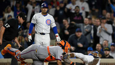 Tyrone Taylor throws out Michael Busch after review