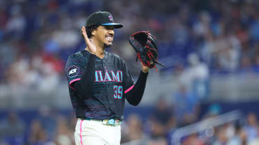 Eury Pérez earns a win in a complete-game shutout