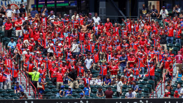 Norwegian soccer fans take over Citi Field