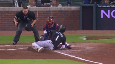 Austin Riley's great stop, throw from his knees