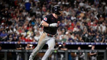 Travis Bazzana pega sencillo remolcador