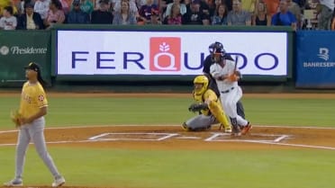 Bryan De La Cruz's RBI double