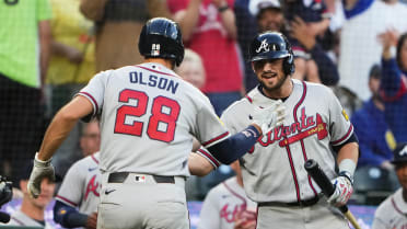 Atlanta Braves' three homer inning