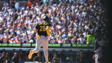 Jacob Gonzalez's solo home run (7)