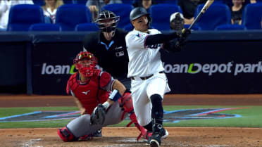Heriberto Hernández's RBI triple