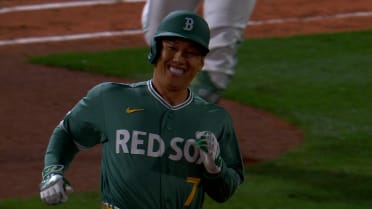 Abreu's slide, Yoshida's walk-off lead Red Sox Top 5