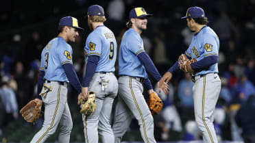 DL Hall seals the Brewers' win